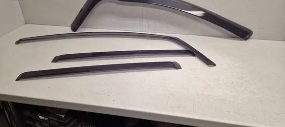 Volkswagen Touran I Front door wind deflector 