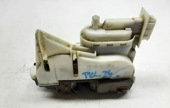Volkswagen Golf III Rear door lock 1H0862153B