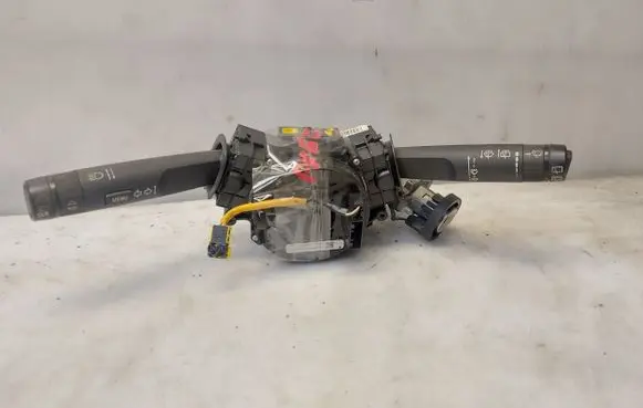 Chevrolet Aveo Tailgate/trunk/boot open switch 