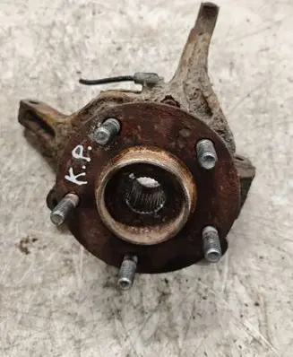 Mitsubishi Grandis Front wheel hub