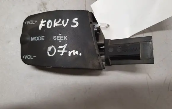 Ford Focus Sound control switch 758710 3M5T14K147