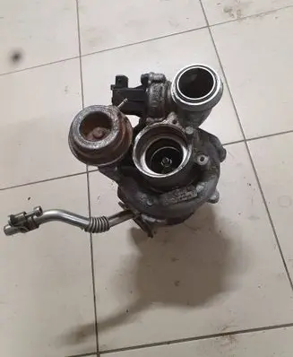 BMW 7 F01 F02 F03 F04 Turbo 7576985 NEB00406 79364701