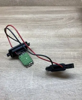 Renault Megane I Heater blower motor/fan resistor 1R71KR41K 664863J