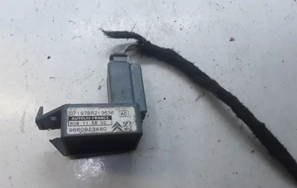 Peugeot 308 Airbag deployment crash/impact sensor 608115800 9660923480