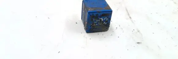 Audi A4 S4 B5 8D Other relay 8A0951253 DU818J