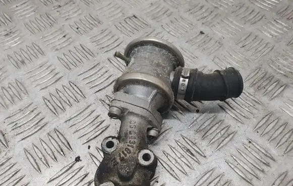 Audi A4 S4 B6 8E 8H EGR valve 06B131101C