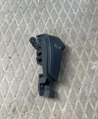 Toyota Avensis T250 Steering wheel buttons/switches 75B070