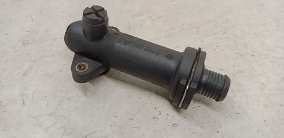BMW 5 E60 E61 EGR thermostat 7787870
