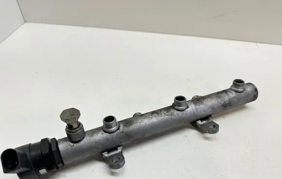 Audi Q7 4L Fuel main line pipe 059130090N