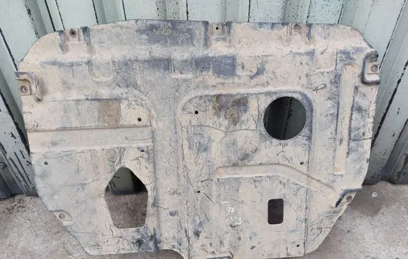 KIA Ceed Engine splash shield/under tray 291101H300