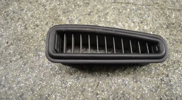 Audi Q7 4L Dashboard side air vent grill/cover trim 4L0819986