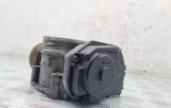 Audi A4 S4 B5 8D Throttle valve 078133063AB