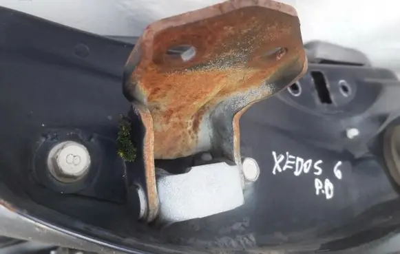 Mazda Xedos 6 Front door upper hinge