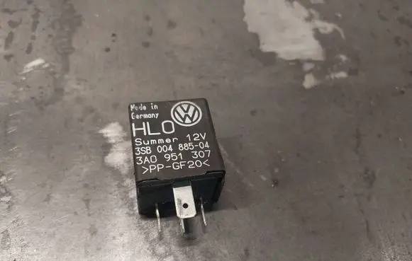 Volkswagen Golf III Other relay 3A0951307