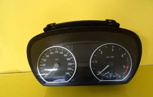 BMW 1 E81 E87 Speedometer (instrument cluster) 1024952