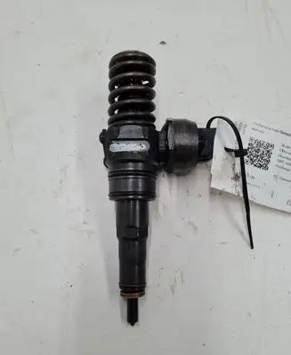 Skoda Octavia Mk2 (1Z) Fuel injector 038130073BQ 0414720312