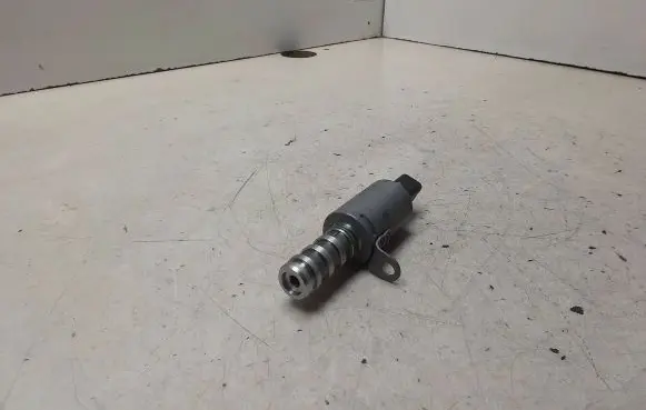 Citroen C3 Camshaft vanos timing valve 7587760