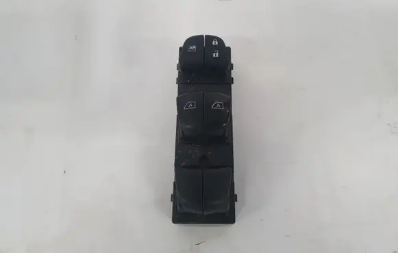 Nissan Juke II F16 Quarter vent window switch PU5633