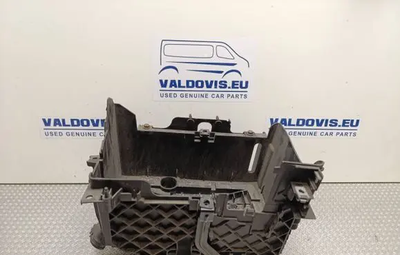 Battery box tray