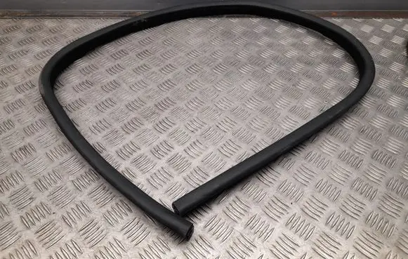 Mercedes-Benz E A207 Front door rubber seal A2076920476