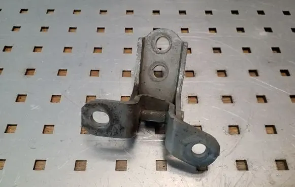 Toyota RAV 4 (XA20) Front door upper hinge