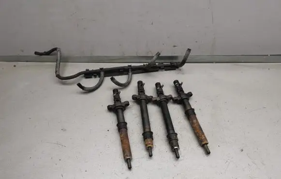 Peugeot 307 CC Fuel injectors set 9656389980 EJBR03801D