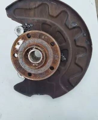 Volkswagen PASSAT B8 Front wheel hub spindle knuckle 5Q0407257A