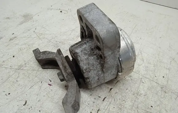Volvo V70 Engine mount bracket 8020M10