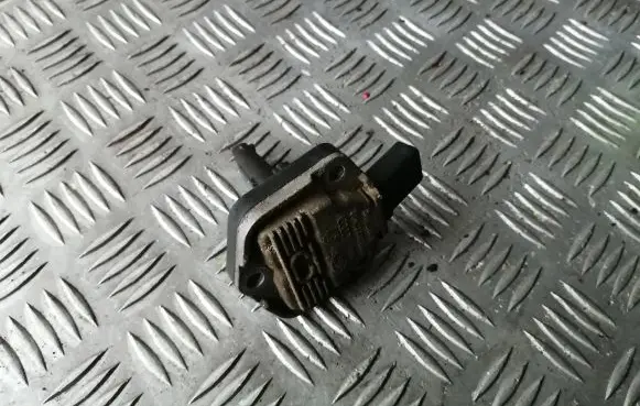 Volkswagen Touran I Oil level sensor 1J0907660C