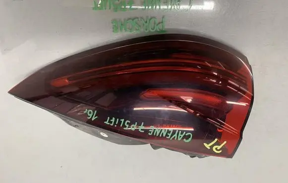 Porsche Cayenne (92A) Rear/tail lights 7P5945208N