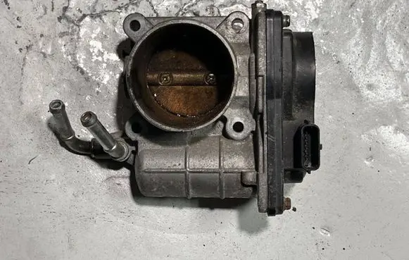 Nissan Juke I F15 Throttle valve SERA52601 K31102