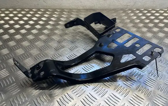 BMW 5 E60 E61 Headlight/headlamp mounting bracket 7033731