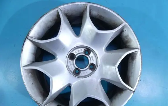 R16 alloy rim