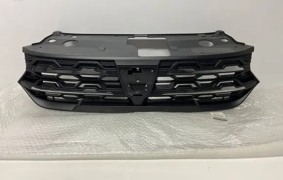 Dacia Sandero III Front bumper upper radiator grill 622560884R
