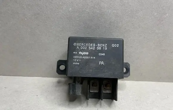 Mercedes-Benz E W211 Charging relay A0025423819
