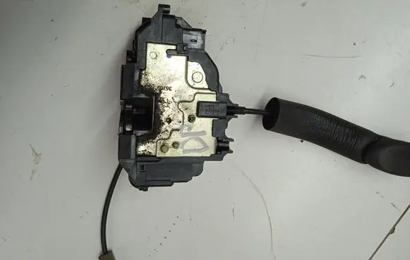 Renault Megane III Front door lock 80502000