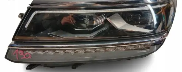Volkswagen Tiguan Headlight/headlamp 5NB941081D