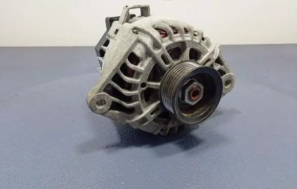 Hyundai ix35 Generator/alternator 373002B600