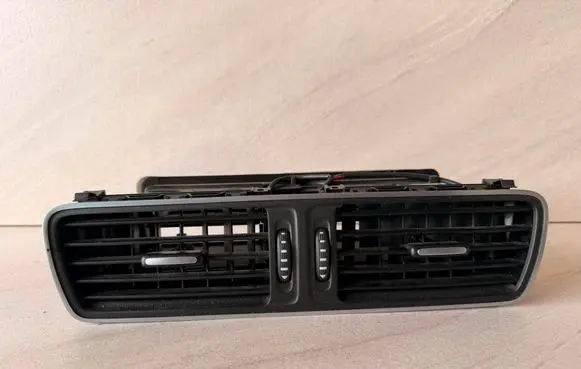 Volkswagen PASSAT B7 Dash center air vent grill 3AB819728A