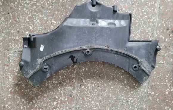 BMW 7 F01 F02 F03 F04 Heat shield in engine bay 51757188421