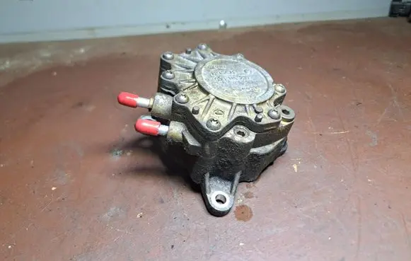 Audi A3 S3 8P Fuel injection high pressure pump 03G145209 V512 050705A