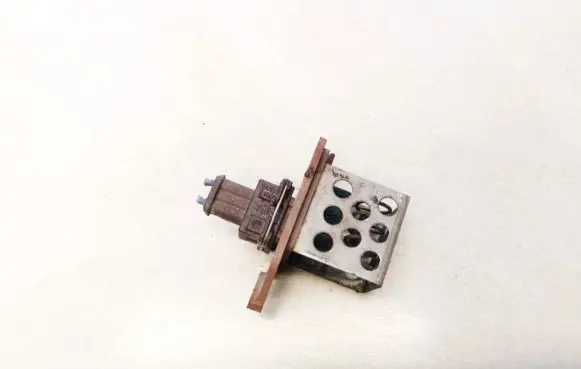 Peugeot 607 Coolant fan relay 9641212680