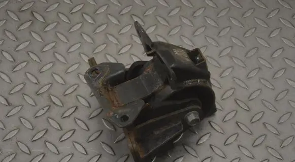 SsangYong Korando Engine mount bracket