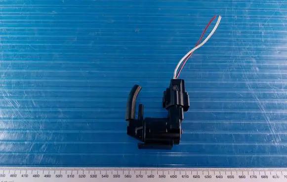 Mazda 626 Turbo solenoid valve F2L3 4433