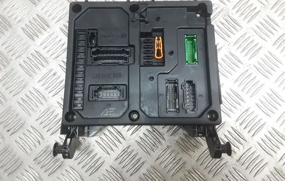 Volkswagen Sharan Fuse module S108152001D