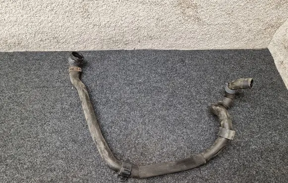 Engine coolant pipe/hose