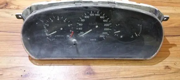 Mazda Xedos 9 Speedometer (instrument cluster) ta06a