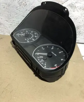 BMW 1 E81 E87 Speedometer (instrument cluster) 102498293