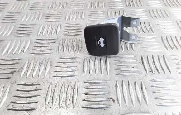 Engine bonnet (hood) release handle