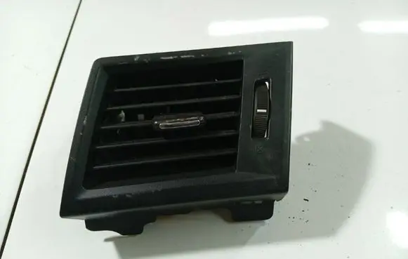 Subaru Legacy Dash center air vent grill 